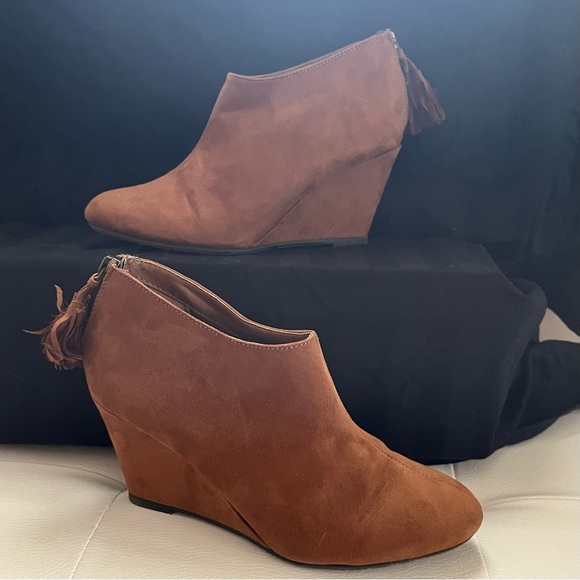 Women’s size 6 US wedge heel ankle bootie. - Picture 1 of 8